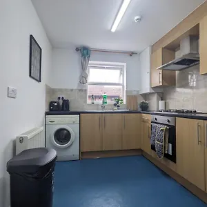 Near Centre Private Bath Free Parking Liverpool