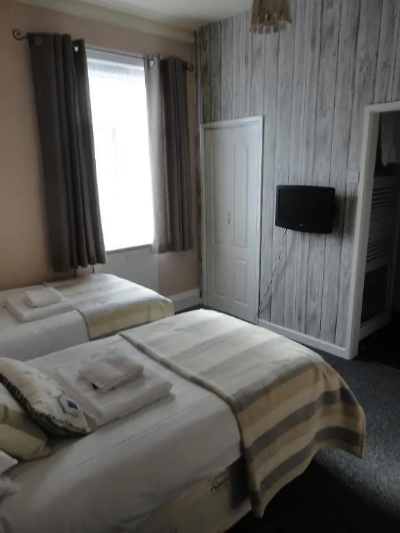 Bed and Breakfast Waves In Bournemouth
