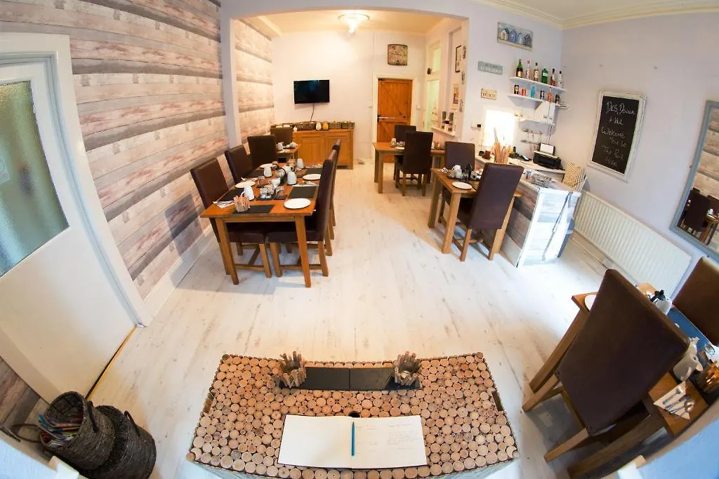 Bed and Breakfast Waves In Bournemouth
