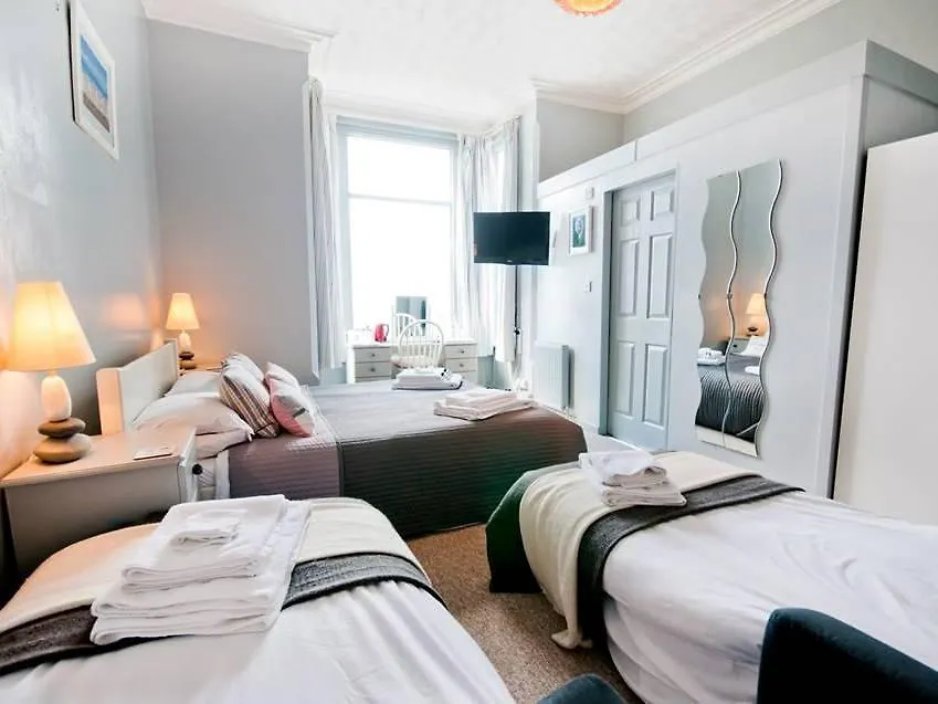 Bed and Breakfast Waves In Bournemouth Velká Británie