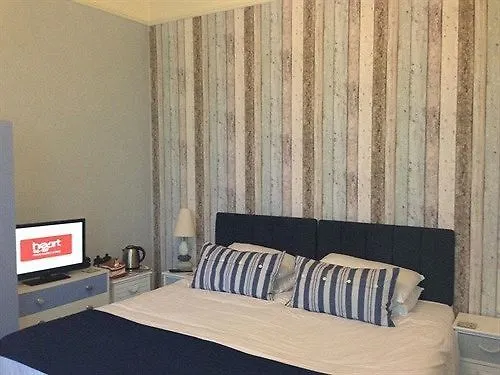Bed and Breakfast Waves In Bournemouth