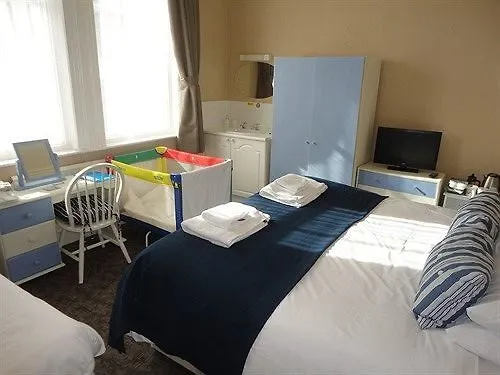 Bed and Breakfast Waves In Bournemouth Velká Británie