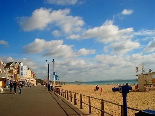 Bed and Breakfast Waves In Bournemouth 3*,  Velká Británie